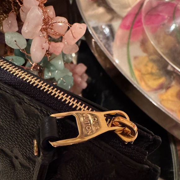 LOUIS VUITTON POCHETTE MELANIE MONOGRAM EMPREINTE LEATHER MM NEVER BEEN USED! - Picture 7 of 14